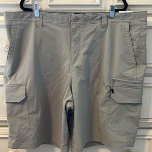 NWT Men’s George Cargo Shorts.